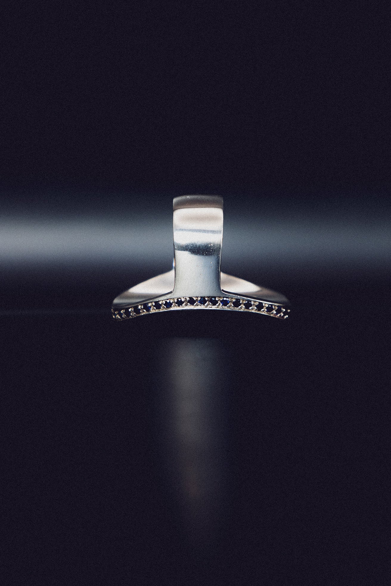 ANILLO ÓVALO con piedras