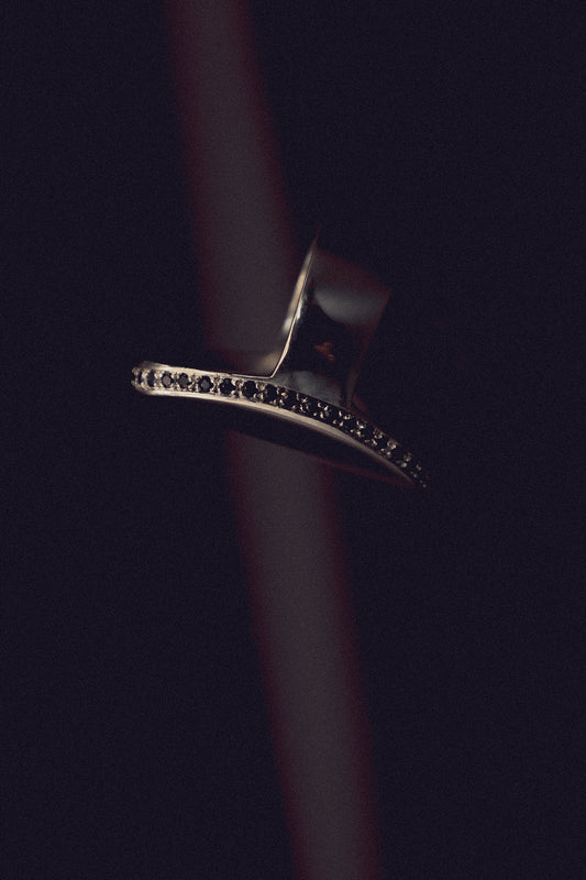 ANILLO ÓVALO con piedras